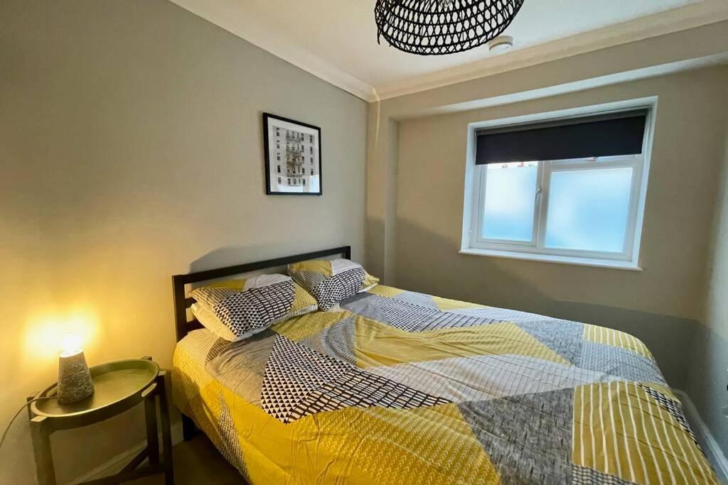 Stylish Modern Two Bedroom Apartment With Garden Cardiff Exterior foto